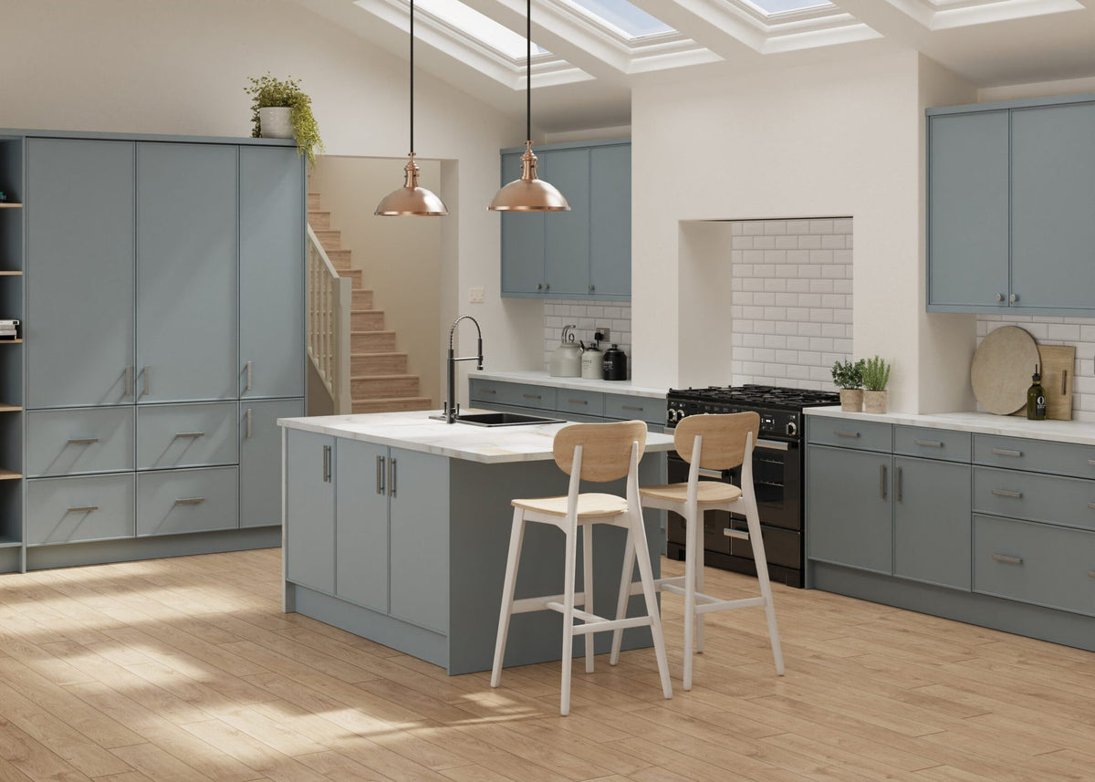 Kitchen with Aysgarth Supermatt Mood Grey doors